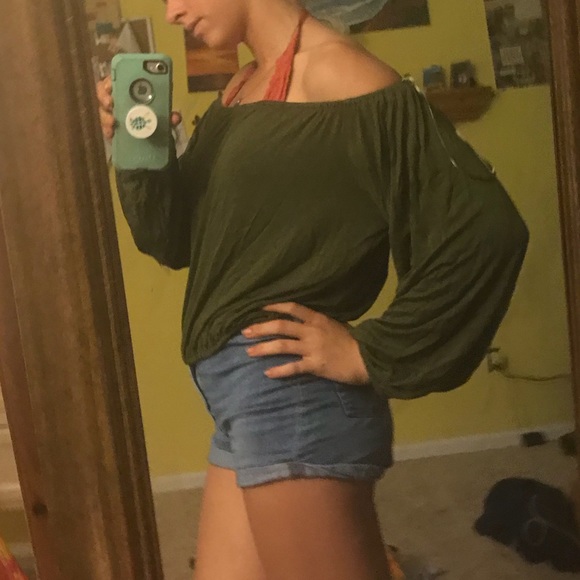 Green off the shoulder shirt - Picture 3 of 5